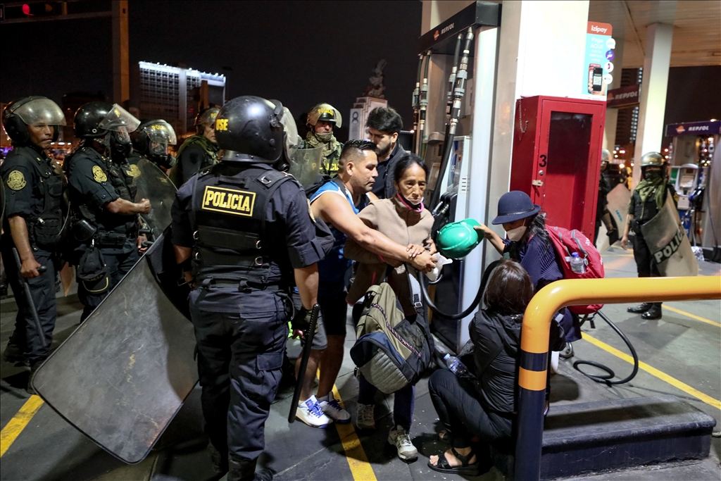 Peru'daki hükümet karşıtı gösteriler devam ediyor