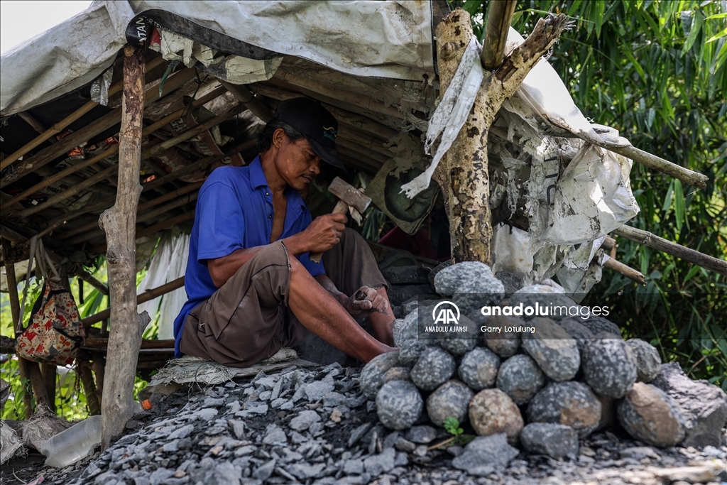 Endonezya'da geleneksel havan üretimi