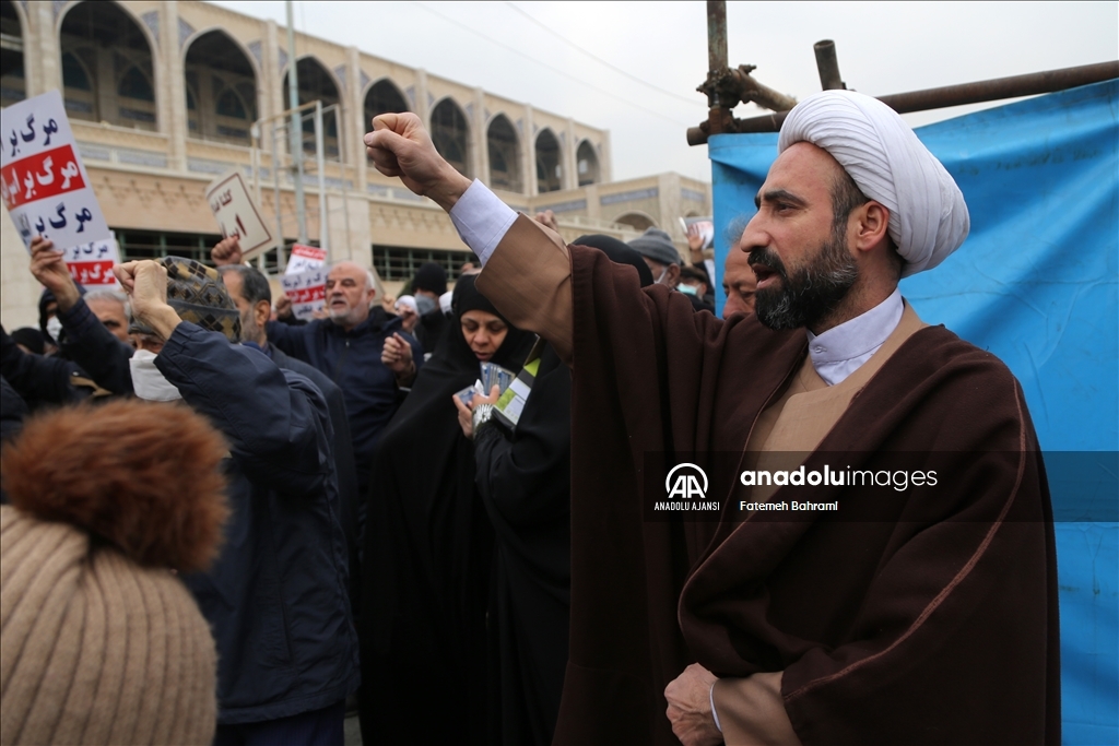 İsveç'teki Kur'an-ı Kerim yakma eylemi Tahran'da protesto edildi