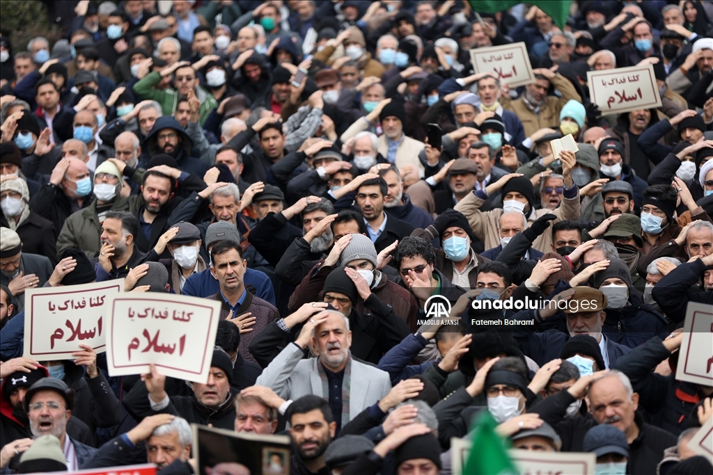 İsveç'teki Kur'an-ı Kerim yakma eylemi Tahran'da protesto edildi