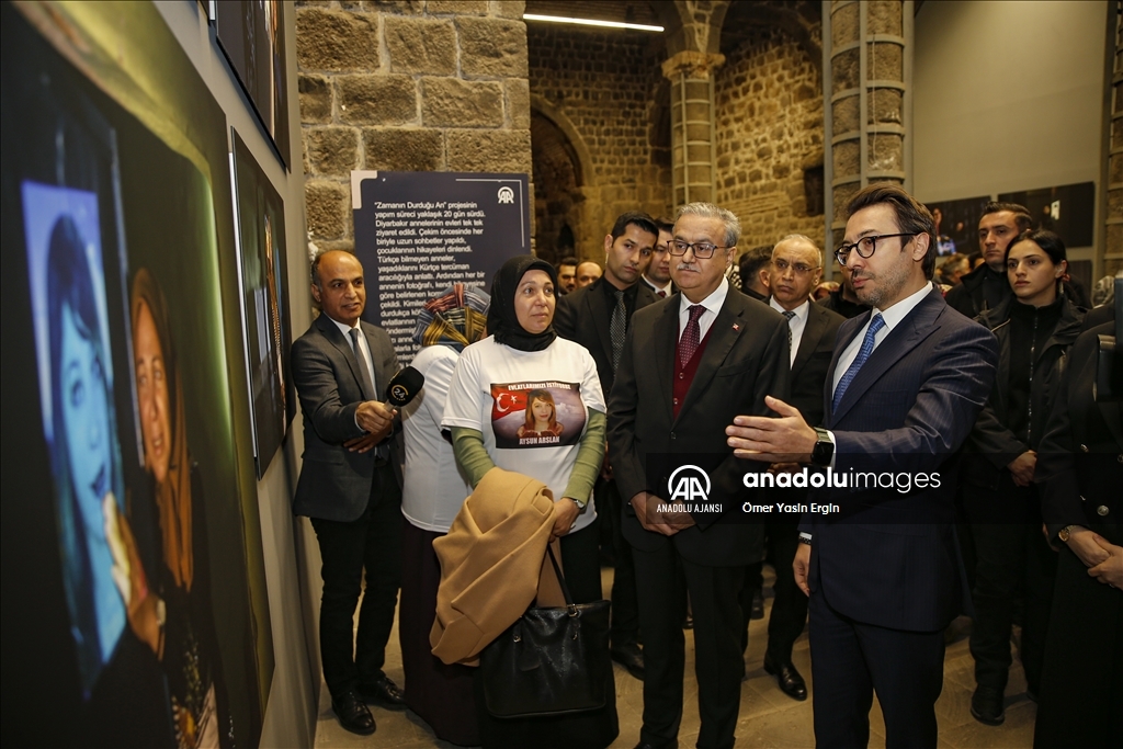 AA'nın "Diyarbakır Anneleri İçin Zamanın Durduğu An" fotoğraf sergisi açıldı