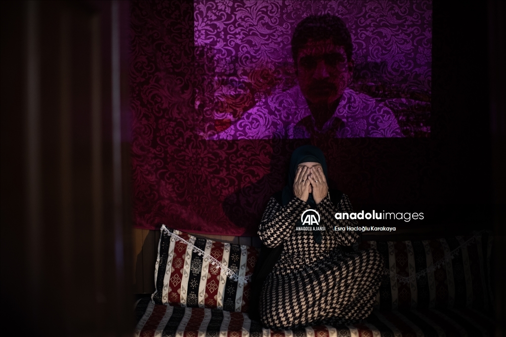 AA'nın "Diyarbakır Anneleri İçin Zamanın Durduğu An" fotoğraf sergisi açıldı