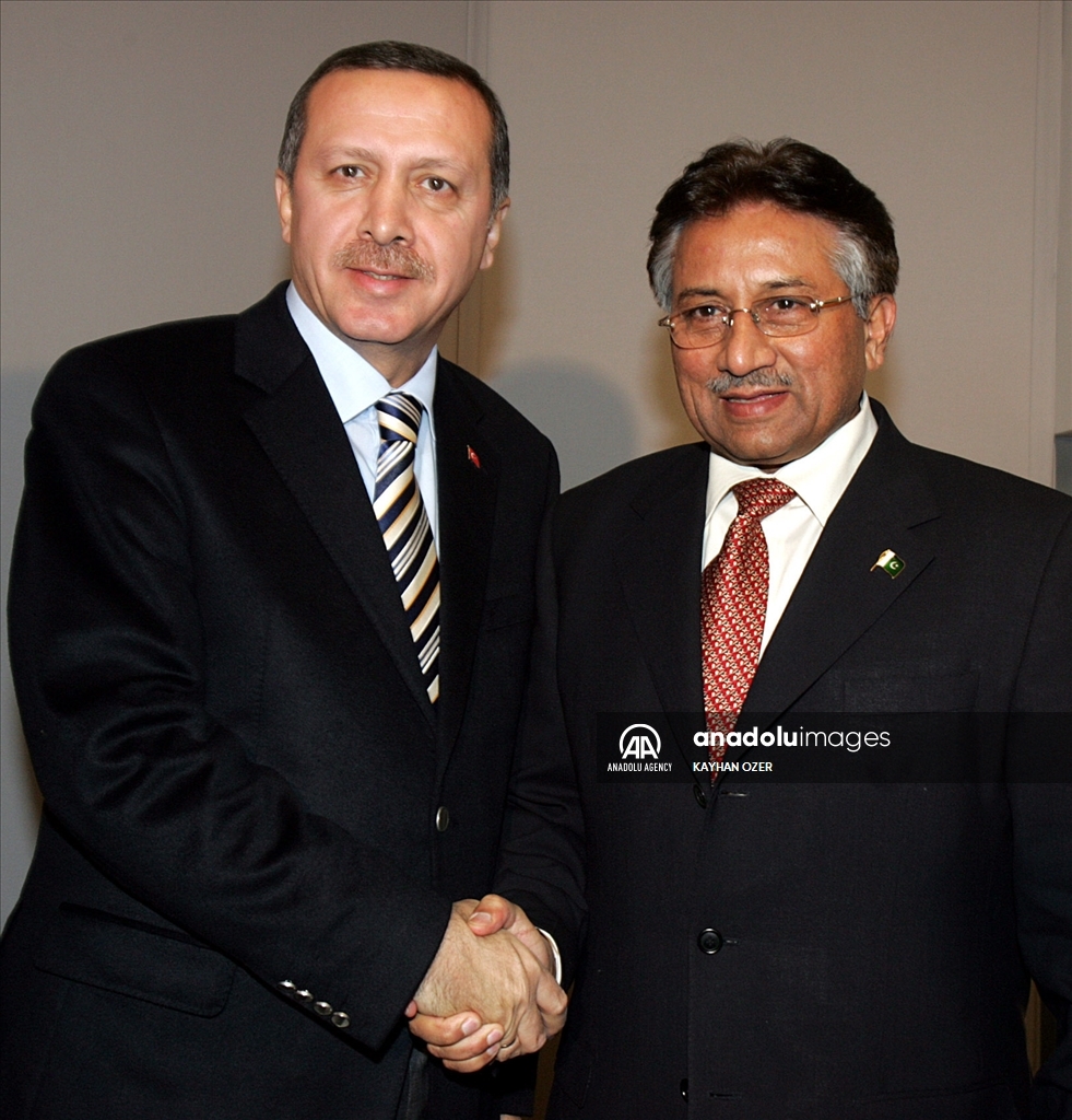 Pakistan's former military ruler Gen. Pervez Musharraf with Türkiye's then-Prime Minister Recep Tayyip Erdogan