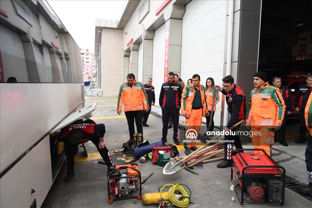 Isparta'dan deprem bölgesine yardım