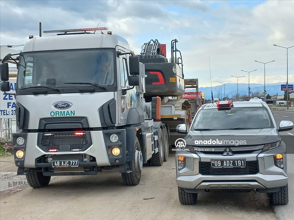 Muğla'dan deprem bölgesine ekipler ve araçlar gönderildi