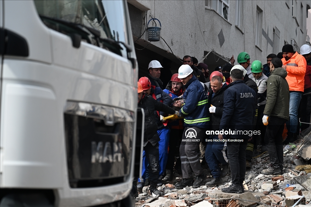 Search and rescue teams were mobilized in the areas affected by powerful quakes