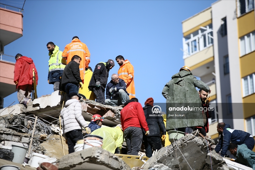 Terremoto de magnitud de 7,4 grados sacude el sur de Türkiye