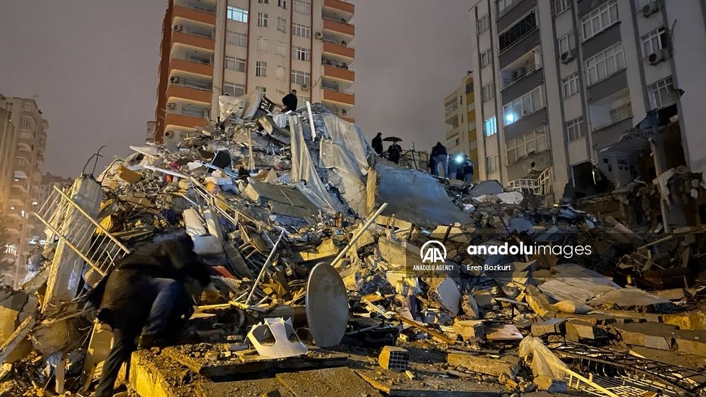 زلزال بقوة 7.4 درجات يضرب جنوبي تركيا