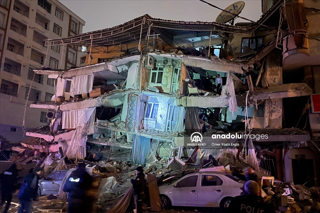 Türkiye declara siete días de luto por las víctimas de dos potentes sismos