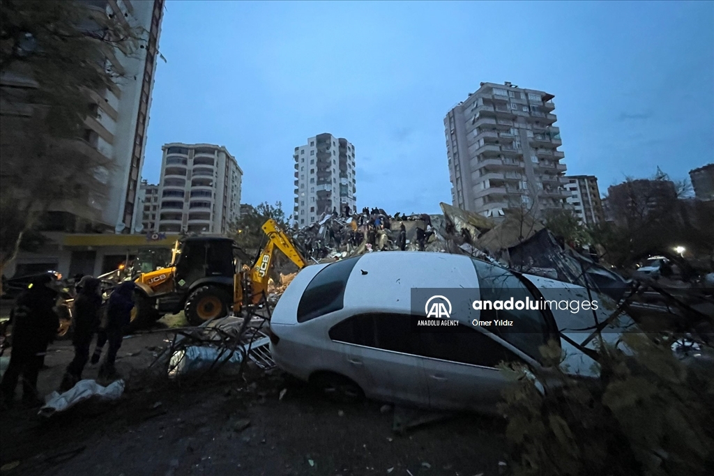 Türkiye declara siete días de luto por las víctimas de dos potentes sismos