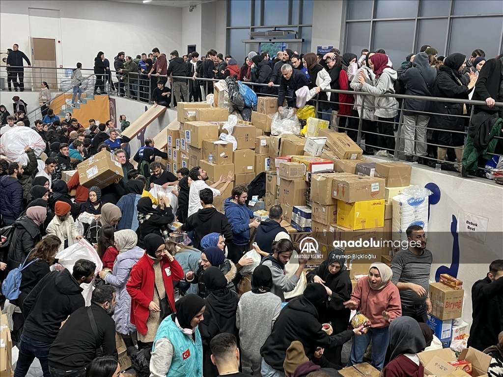 کمپین کمک‌رسانی مردم ترکیه به زلزله‌زدگان 