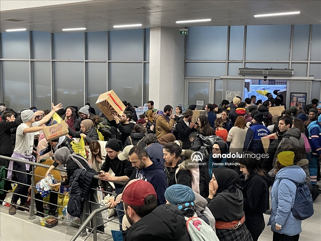 کمپین کمک‌رسانی مردم ترکیه به زلزله‌زدگان 