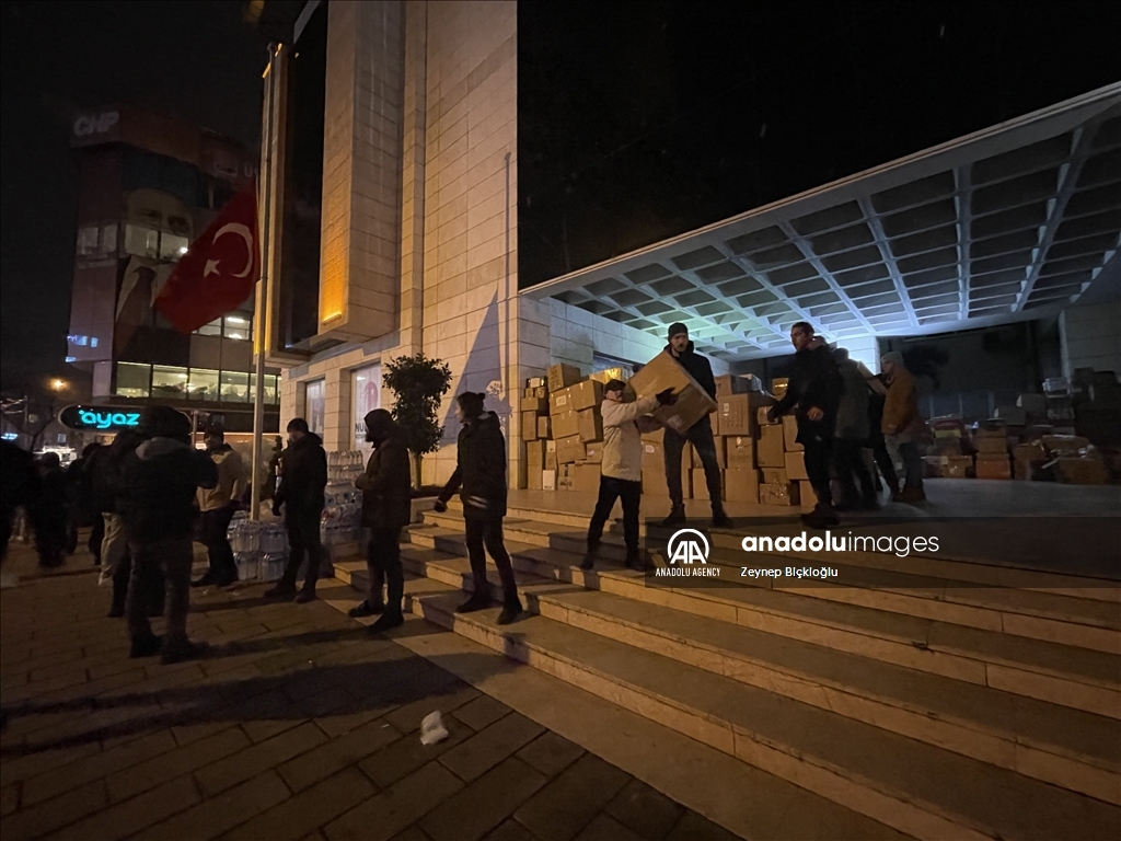 کمپین کمک‌رسانی مردم ترکیه به زلزله‌زدگان 