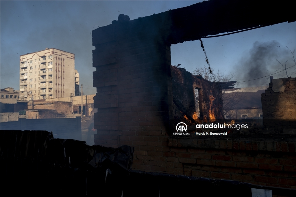 Ukrayna'daki saldırılarda harabeye dönen Kostiantynivka'da yaşam savaşın gölgesinde devam ediyor