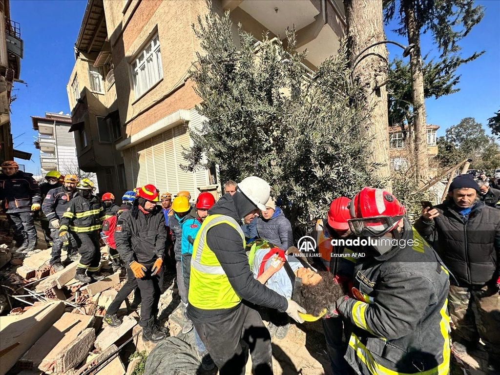 Hatay'da 40 yaşındaki kadın depremden 80 saat sonra kurtarıldı