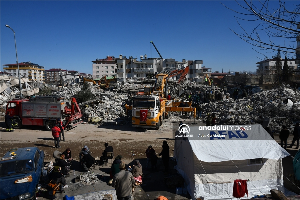 Gaziantep'te arama kurtarma çalışmaları sürüyor
