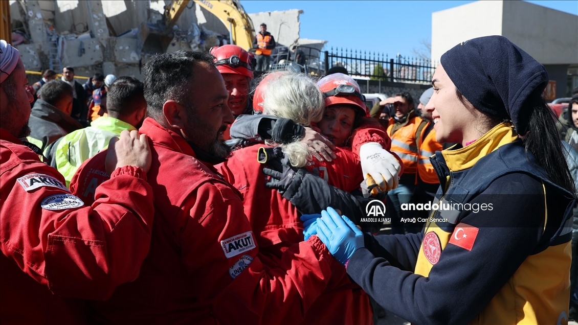 Kahramanmaraş merkezli 10 ili etkileyen depremin 4. gününde kurtarma çalışmaları sürüyor