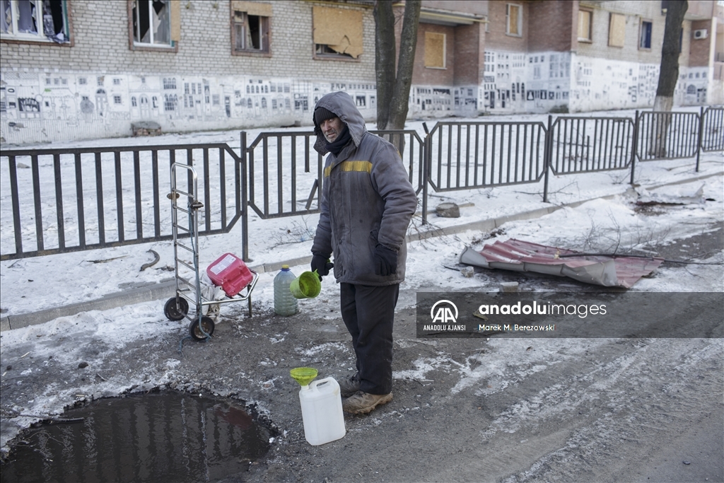 Ukrayna'daki saldırılarda harabeye dönen Kostiantynivka'da yaşam savaşın gölgesinde devam ediyor