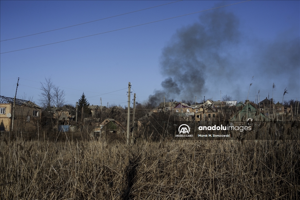 Ukrayna'daki saldırılarda harabeye dönen Kostiantynivka'da yaşam savaşın gölgesinde devam ediyor