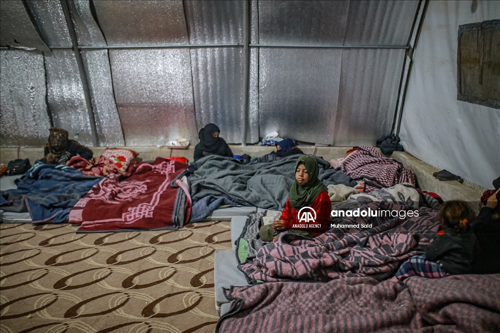 Syrian quake survivors stay in Mosques and tents