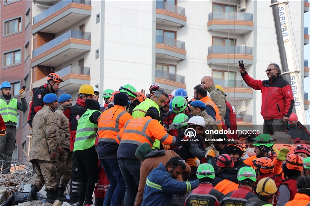 İskenderun'daki Arzu Apartmanı'nın enkazından 2 kişi daha kurtarıldı