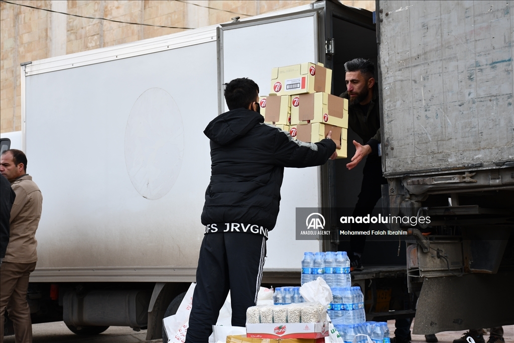 سرکنسولگری ترکیه در اربیل: 14 کامیون کمک به منطقه زلزله‌زده به راه افتاد 