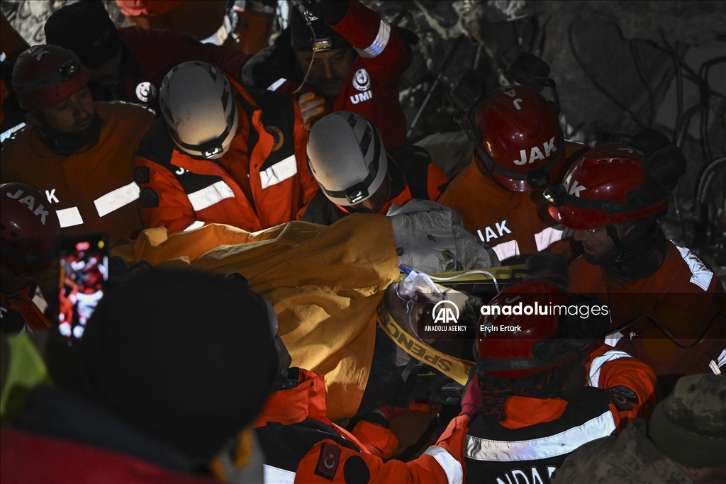 A 24-year-old man is pulled out alive in Hatay some 113 hours after the devastating earthquakes in southern Türkiye