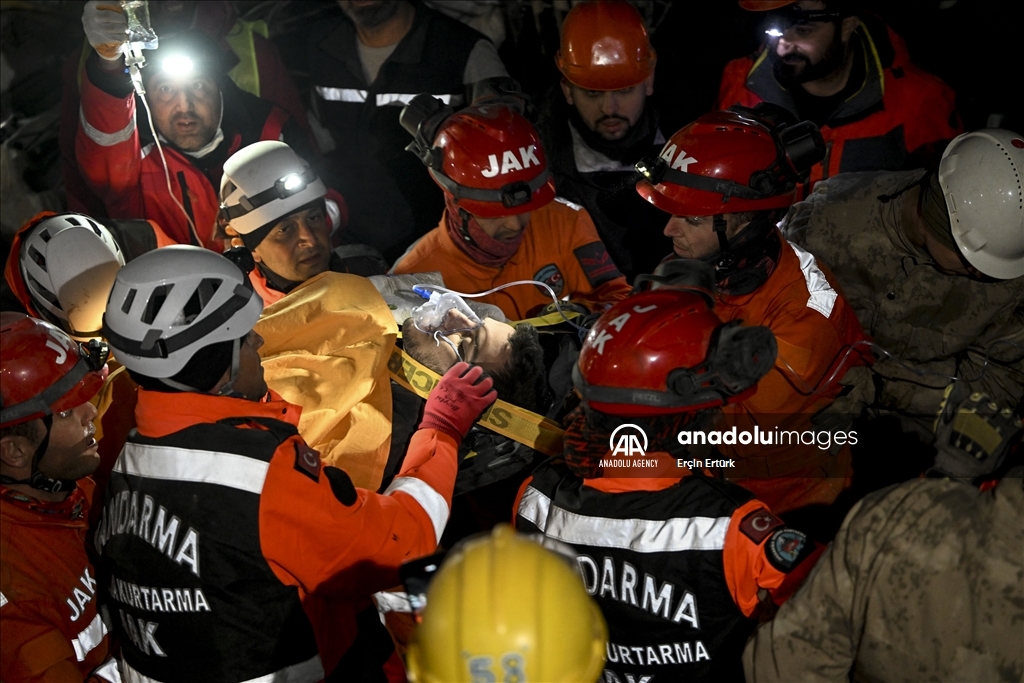 A 24-year-old man is pulled out alive in Hatay some 113 hours after the devastating earthquakes in southern Türkiye