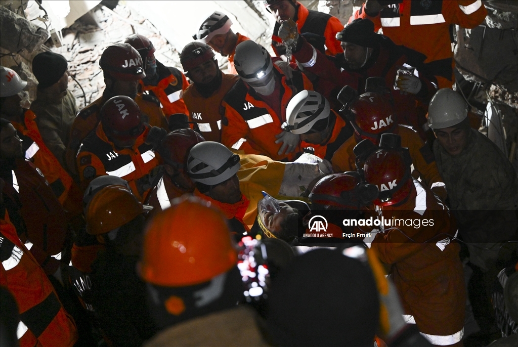 A 24-year-old man is pulled out alive in Hatay some 113 hours after the devastating earthquakes in southern Türkiye