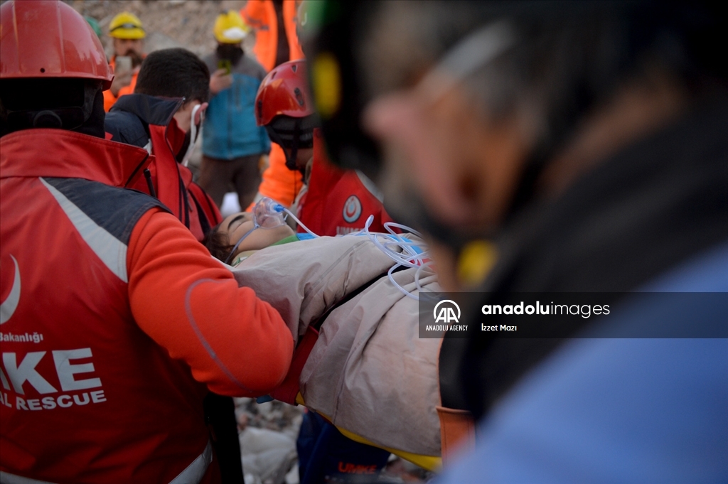 Una familia rescatada de los escombros 133 horas después de que los terremotos azotaron Kahramanmaras