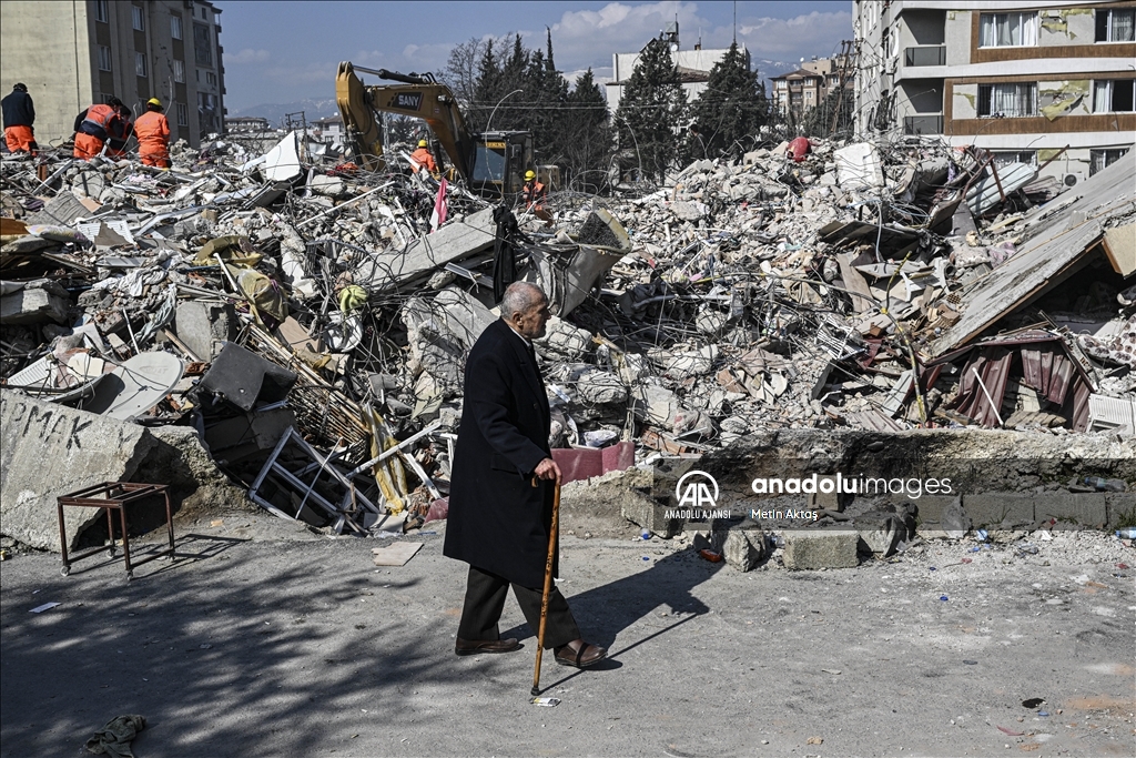 Asrın felaketinde Hatay'da umutlu bekleyiş sürüyor