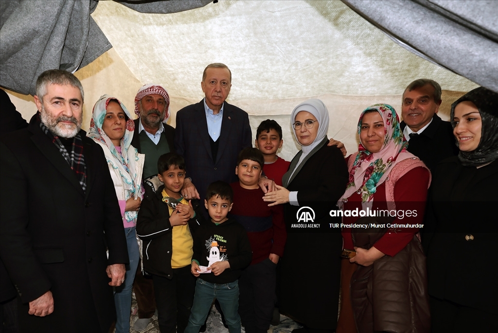 El presidente de Turkiye, Recep Tayyip Erdogan, visitó la ciudad de Sanliurfa, una de las  afectadas por los terremotos