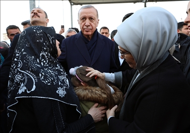 El presidente de Turkiye, Recep Tayyip Erdogan, visitó la ciudad de Sanliurfa, una de las  afectadas por los terremotos