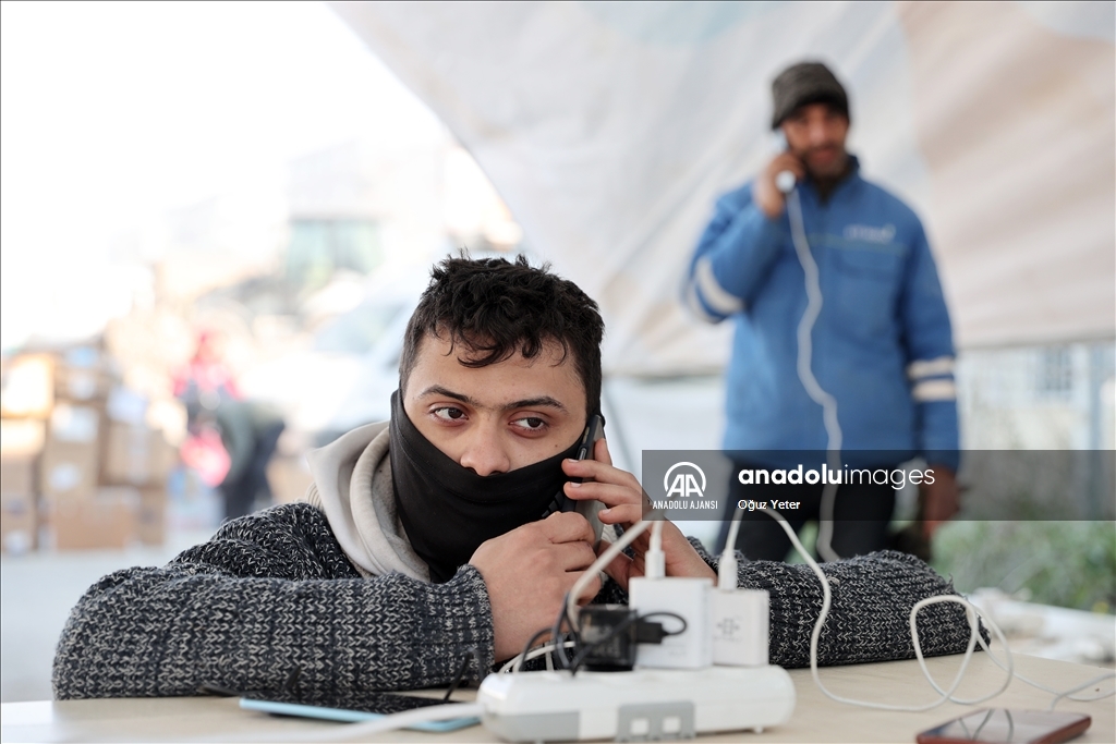 Hatay'daki çadır kentte enerji ihtiyacı için güneş panelleri kuruldu