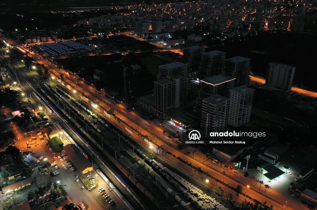 İskenderun Garı'ndaki iki tren depremzedelere "ev" oldu