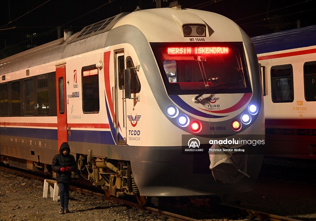 İskenderun Garı'ndaki iki tren depremzedelere "ev" oldu