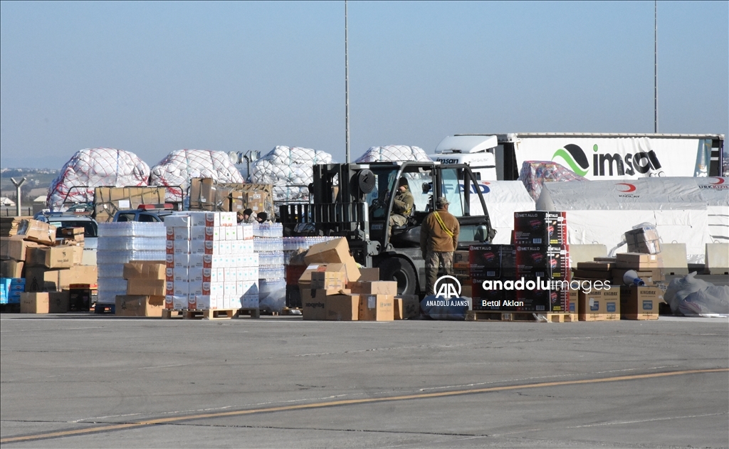 İncirlik Üssü'nden Türk ve ABD askerlerinin dayanışmasıyla depremzedelere yardım