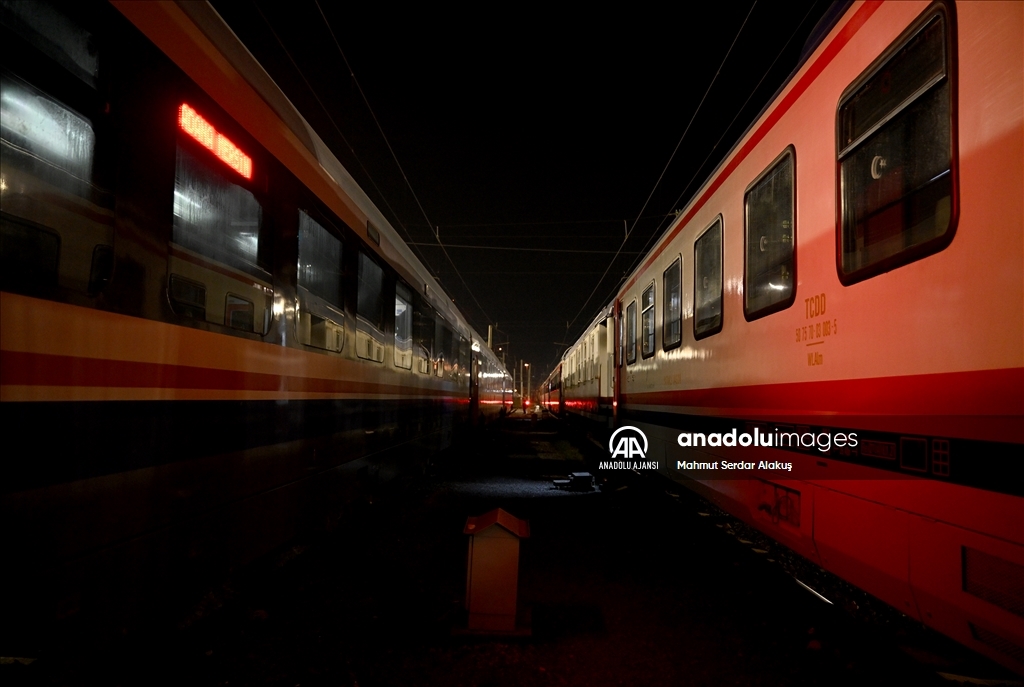 İskenderun Garı'ndaki iki tren depremzedelere "ev" oldu