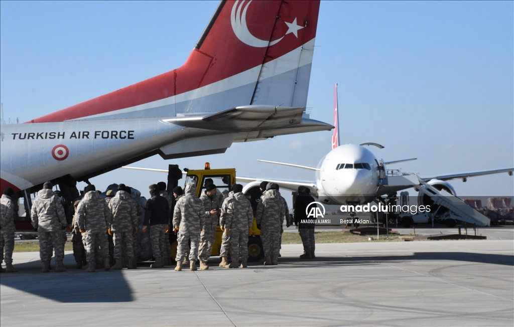 İncirlik Üssü'nden Türk ve ABD askerlerinin dayanışmasıyla depremzedelere yardım