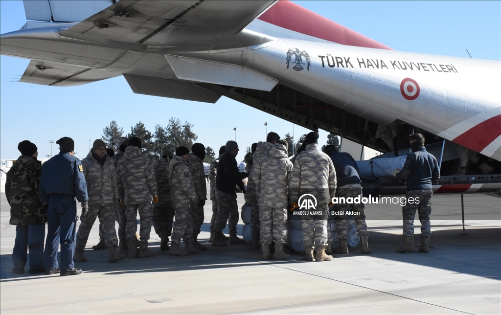 İncirlik Üssü'nden Türk ve ABD askerlerinin dayanışmasıyla depremzedelere yardım
