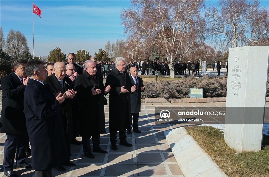 Eski CHP Genel Başkanı ve Antalya Milletvekili Baykal, Devlet Mezarlığına defnedildi