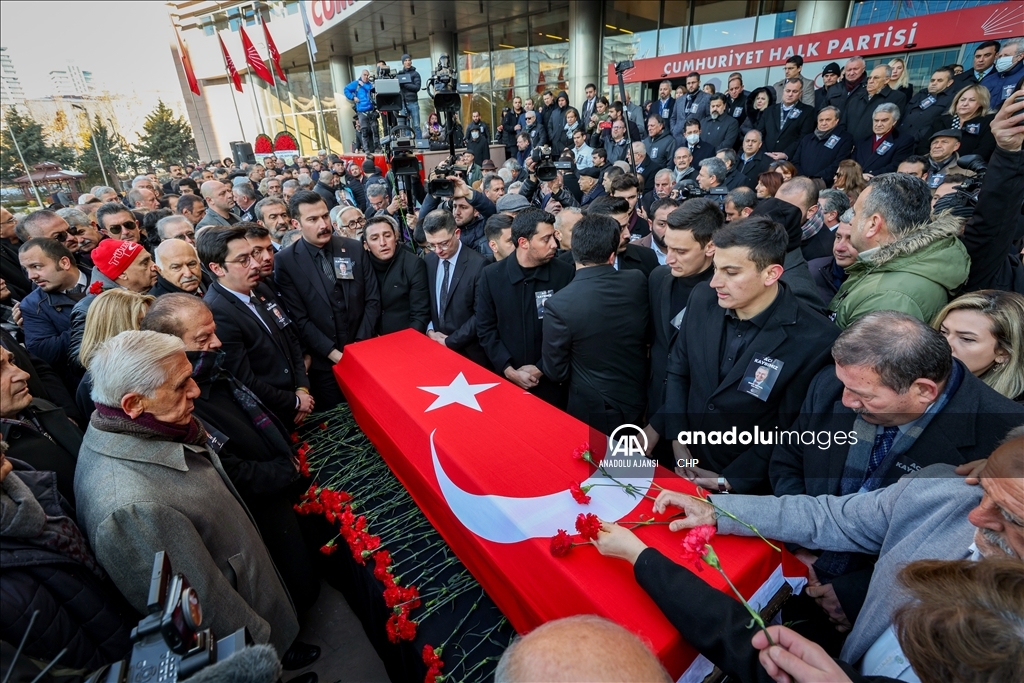 Eski CHP Genel Başkanı ve Antalya Milletvekili Deniz Baykal için CHP'de tören düzenlendi