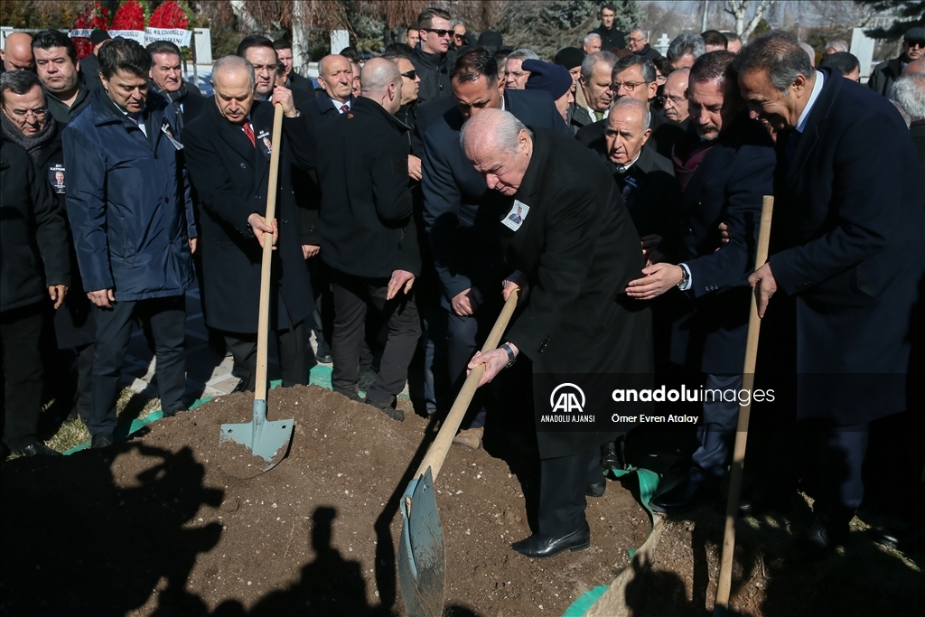 Eski CHP Genel Başkanı ve Antalya Milletvekili Baykal, Devlet Mezarlığına defnedildi