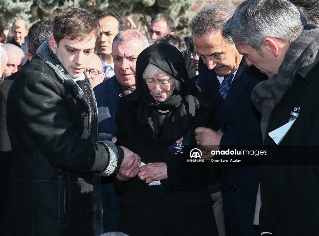 Eski CHP Genel Başkanı ve Antalya Milletvekili Baykal, Devlet Mezarlığına defnedildi