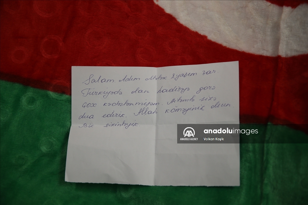 یادداشت‌های پر احساس در داخل بسته‌های کمکی آذربایجان برای زلزله‌زدگان ترکیه 