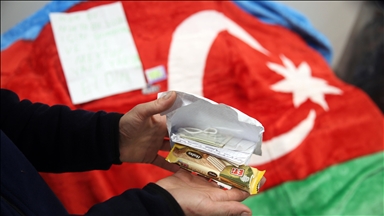 یادداشت‌های پر احساس در داخل بسته‌های کمکی آذربایجان برای زلزله‌زدگان ترکیه