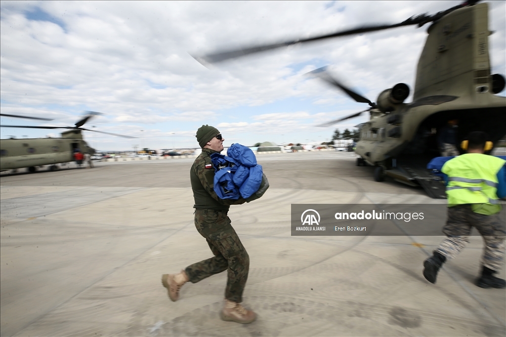 İncirlik Üssü'nde konuşlu Polonyalı askerlerden afet yardımları sevkiyatına destek