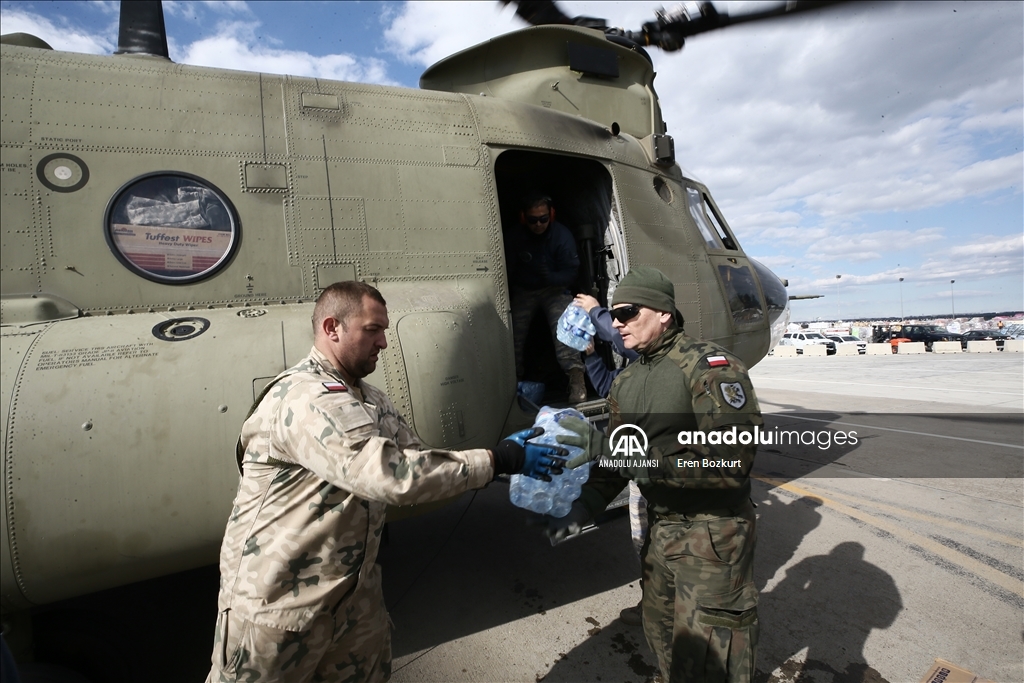 İncirlik Üssü'nde konuşlu Polonyalı askerlerden afet yardımları sevkiyatına destek