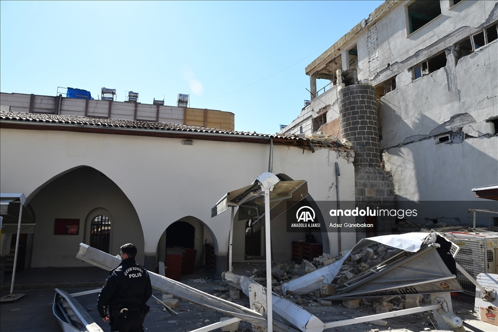 İslahiye’de deprem nedeniyle tarihi cami hasar gördü