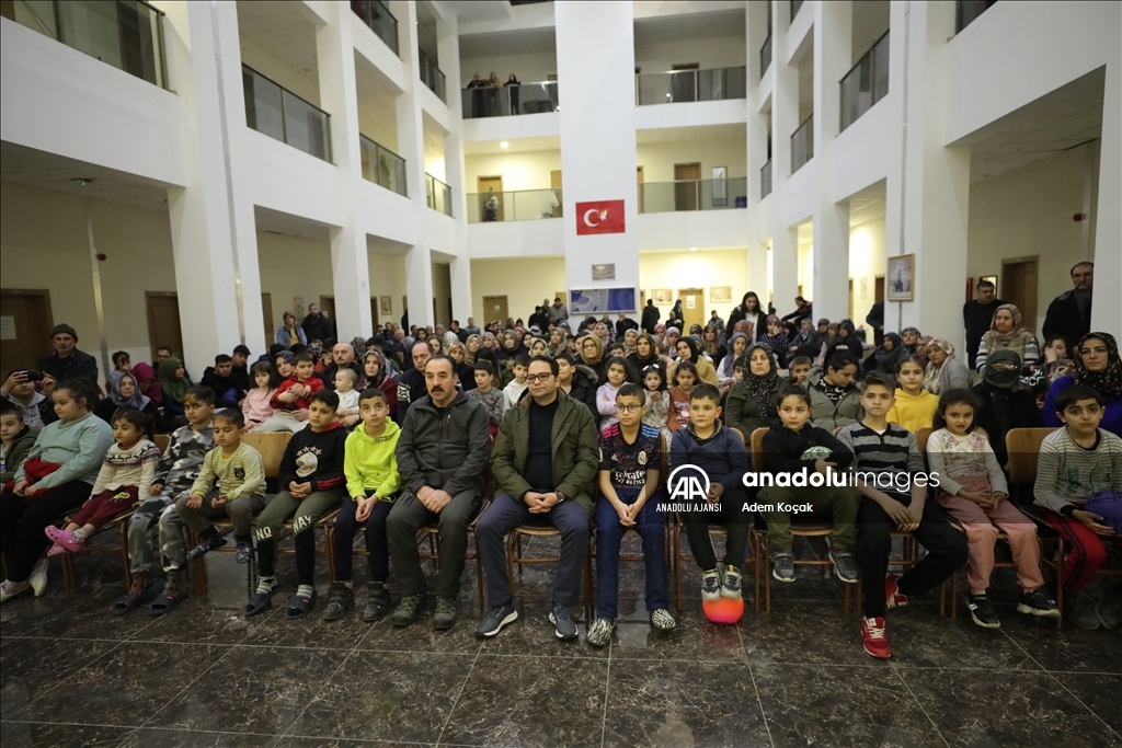 Depremzedelerin misafir edildiği KYK yurtlarında Miraç Kandili programı düzenlendi